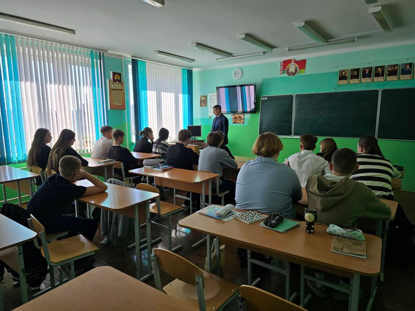 «Как не попасть в беду: беседа с представителем закона».