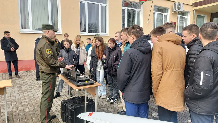 Мероприятие по военно-профессиональной ориентации учащихся с представителями военных учебных заведений.